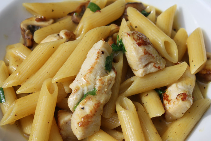 Penne Rigate Hähnchen „Thai Curry“